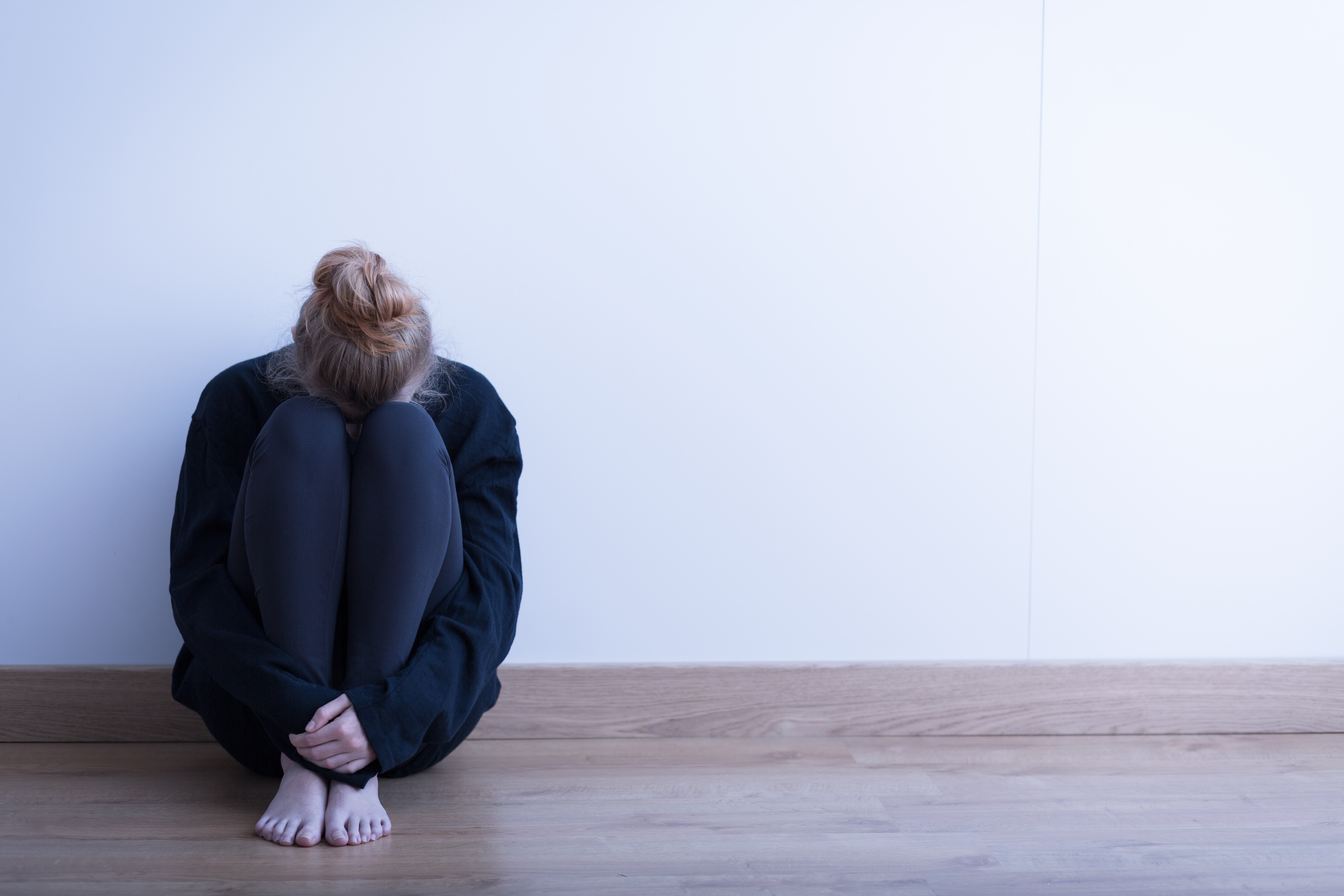 woman struggling with abandonment trauma